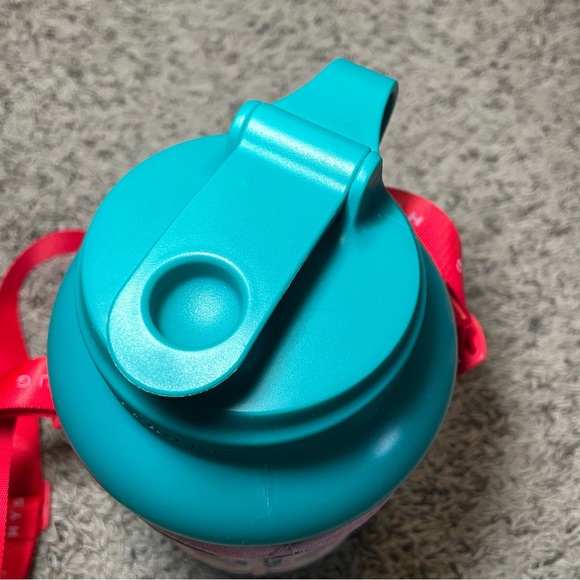 HydroJug Christmas Holiday Sleeve Green‎ Water Jug And Green Straw - Picture 3 of 6